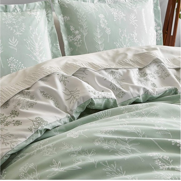 BEDSURE Twin Comforter - Sage Green Reversible Floral Design - Picture 4 of 5
